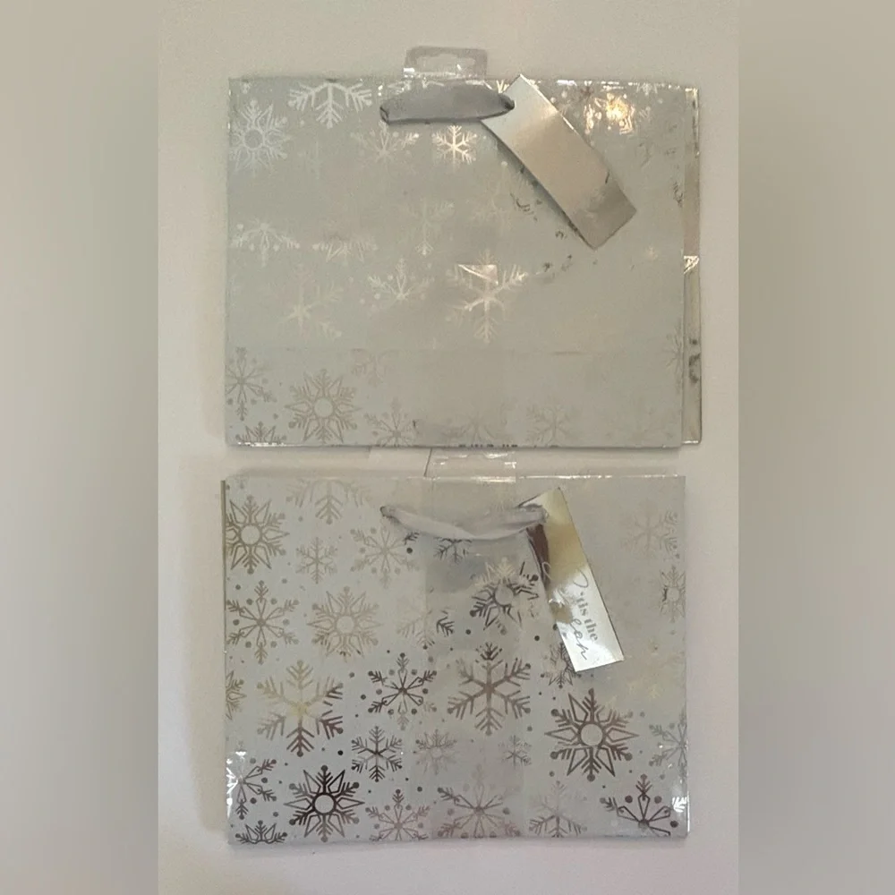 white & silver w/ a splash of blue snowflake gift bags & boxes-10 items NEW NWT